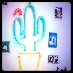 Neon cactus LED Sign